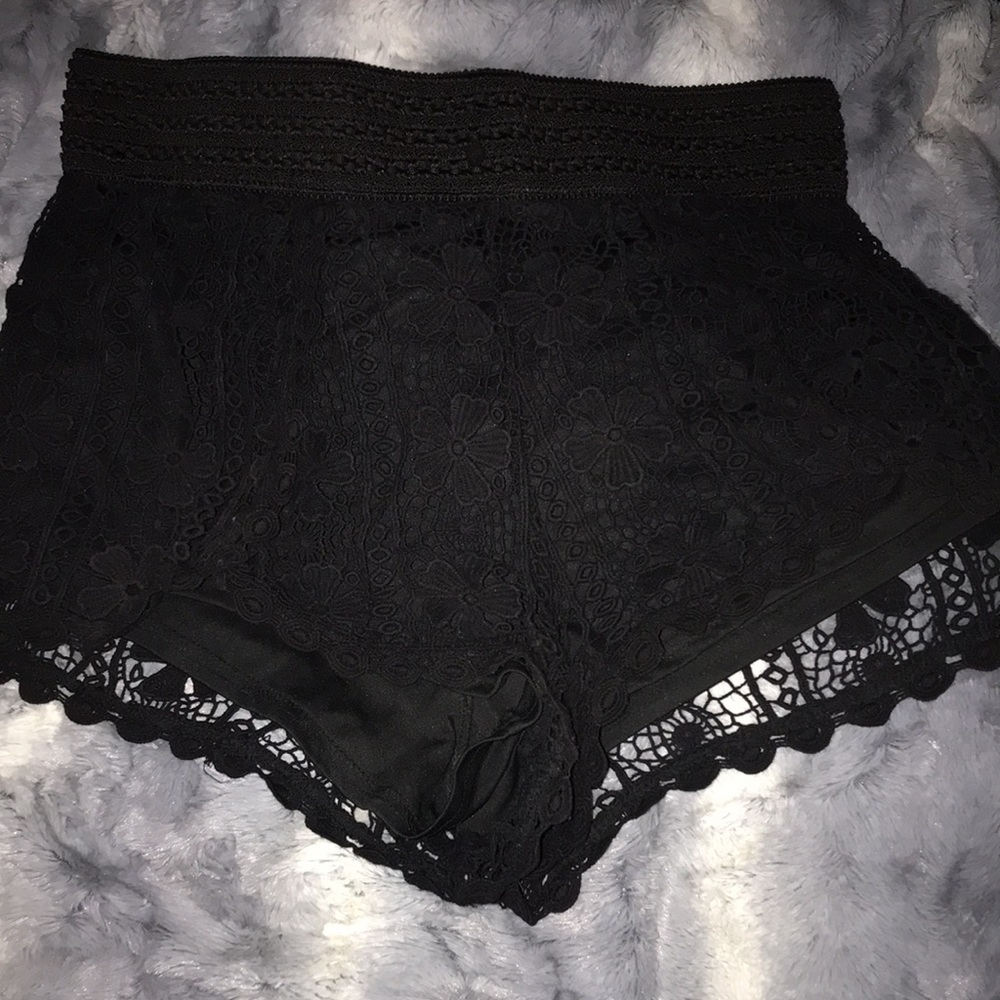 2/14$! Black lace tulip hem shorts $5 with bundle of 3 or more!